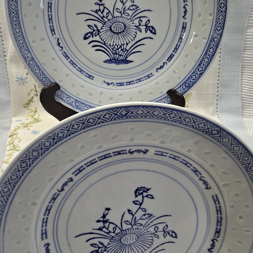 Vintage Set Of Two  Rice Flower by Tienshan Dinner Plate Blue / White 9"